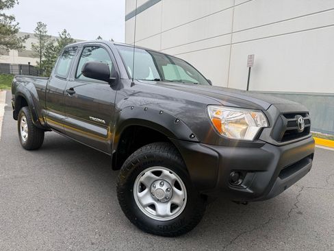 Used 2014 Toyota Tacoma 4x4 Access Cab image 1