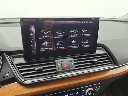 Used 2023 Audi Q5 2.0T Premium w/ Convenience Package AWD/4WD image 10