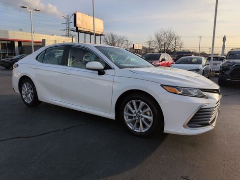 Used 2023 Toyota Camry LE image 7