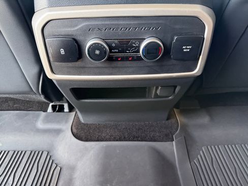 Used 2022 Ford Expedition XLT RWD image 15