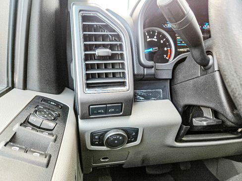 Used 2018 Ford F250 XLT w/ FX4 Off-Road Package image 22