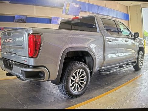 Used 2020 GMC Sierra 1500 AT4 w/ Off-Road Performance Package AWD/4WD image 4
