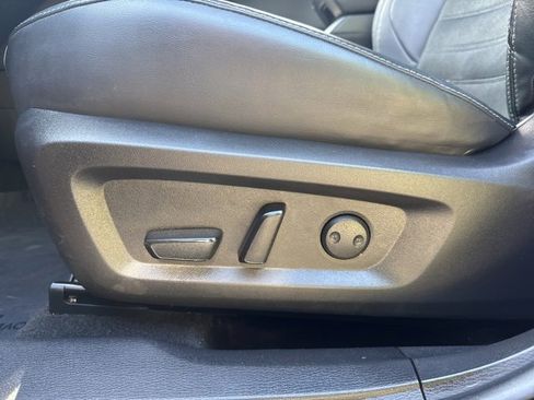 Used 2022 Mitsubishi Outlander SE image 9