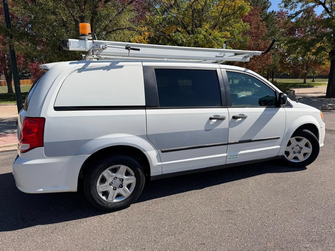 Used 2013 RAM C/V Tradesman FWD image 4