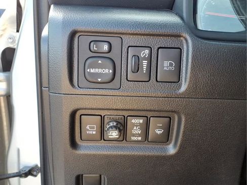 Used 2022 Toyota 4Runner Limited AWD/4WD image 17