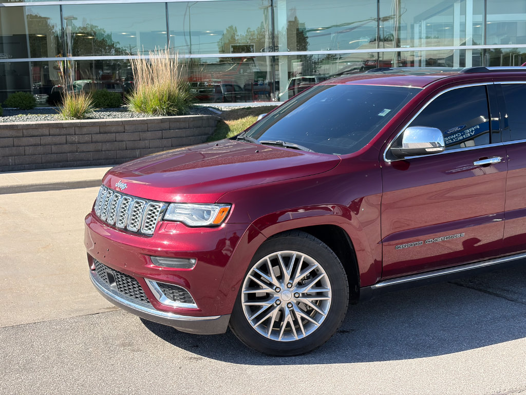 Used 2017 Jeep Grand Cherokee Summit AWD/4WD image 2
