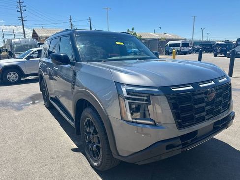 Used 2025 Nissan Armada PRO-4X AWD/4WD image 11