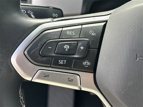 Used 2021 Volkswagen Atlas Cross Sport SE w/ Panoramic Sunroof Package image 27
