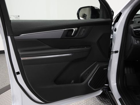 New 2026 Buick Enclave Sport Touring w/ LPO, Floor Liner Package image 23