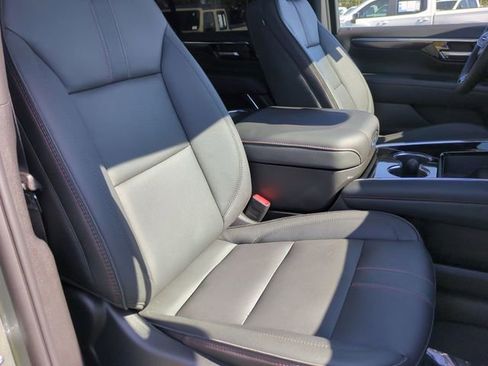 Used 2026 Chevrolet Tahoe RST w/ Advanced Technology Package AWD/4WD image 26