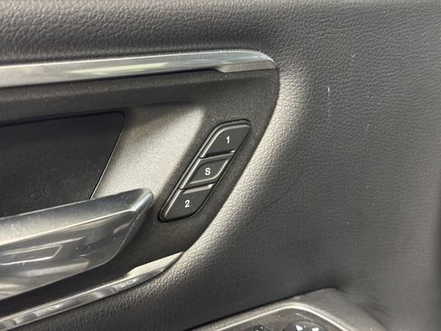 Used 2022 RAM 1500 Laramie w/ Sport Appearance Package image 10