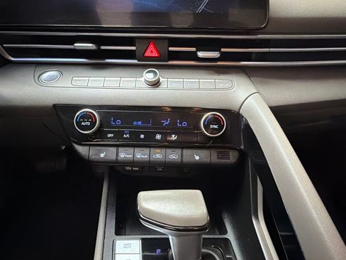 Used 2023 Hyundai Elantra SEL w/ Convenience Package FWD image 20