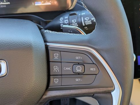 New 2026 Jeep Grand Cherokee Limited RWD image 16