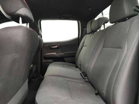 Used 2019 Toyota Tacoma TRD Sport image 10