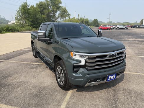 Used 2026 Chevrolet Silverado 1500 High Country w/ Technology Package AWD/4WD image 8