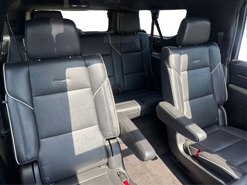 Used 2023 Cadillac Escalade ESV Premium Luxury AWD/4WD image 12