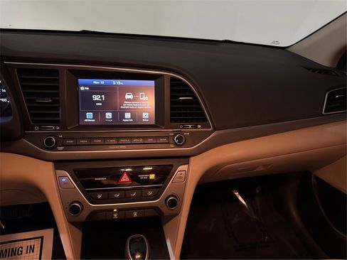 Used 2018 Hyundai Elantra SEL image 16