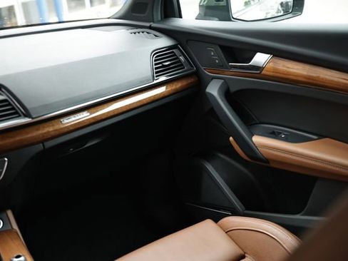 Used 2023 Audi Q5 e Premium Plus image 29