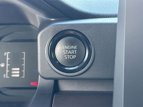 Certified 2025 Toyota Tacoma SR5 image 23