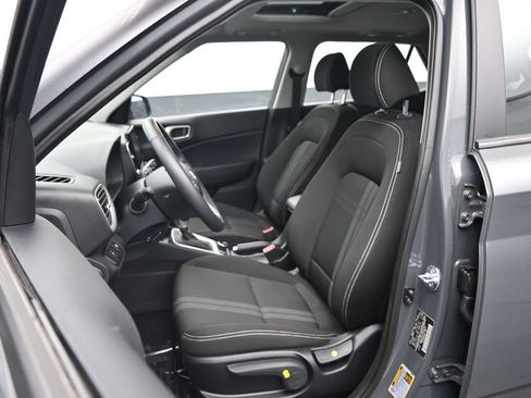 Used 2025 Hyundai Venue SEL FWD image 22