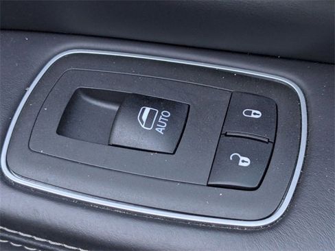 Certified 2021 RAM 1500 Limited w/ Body Color Bumper Group image 40