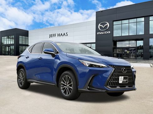 Used 2025 Lexus NX 250 FWD w/ Premium Package image 4