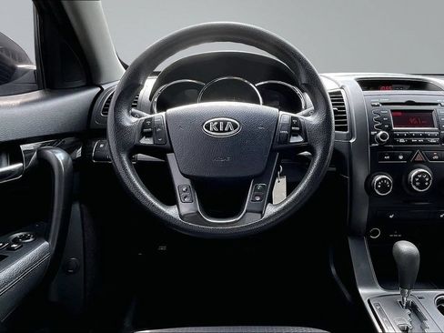 Used 2012 Kia Sorento LX w/ Convenience Pkg FWD image 5