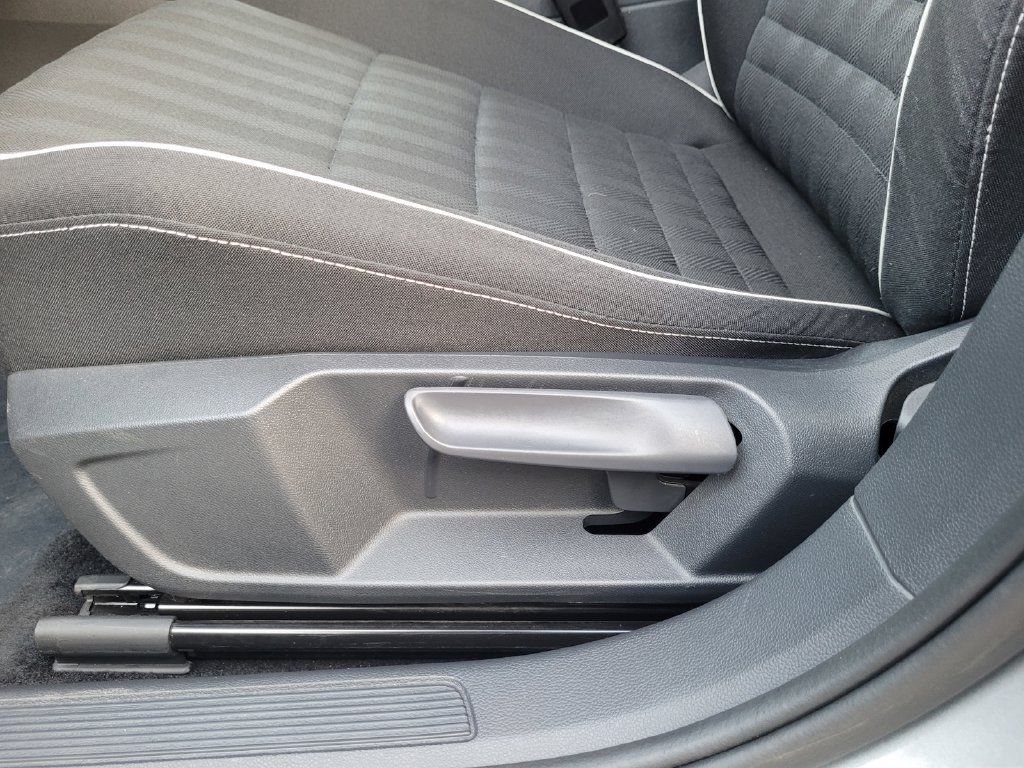 Used 2023 Volkswagen Jetta Sport FWD image 13