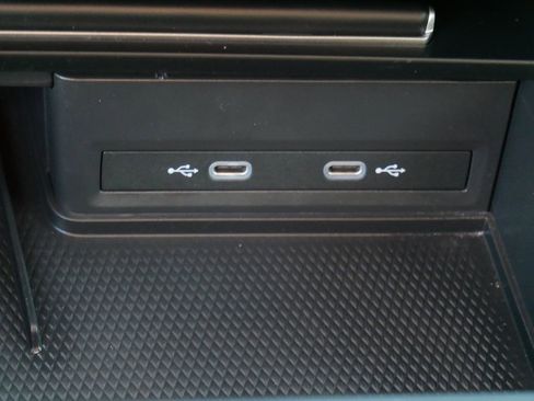 Used 2025 Volkswagen Atlas Cross Sport SE image 21