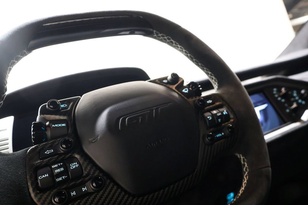 Used 2020 Ford GT Carbon Series RWD image 98