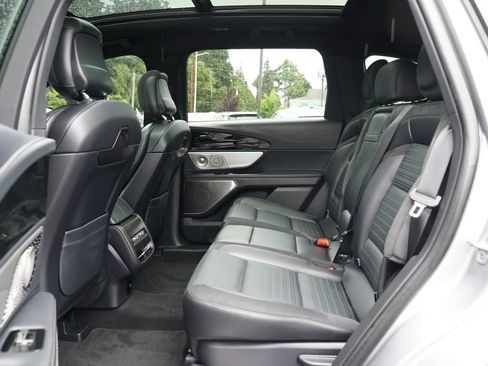 Certified 2025 Lincoln Nautilus Reserve AWD/4WD image 11