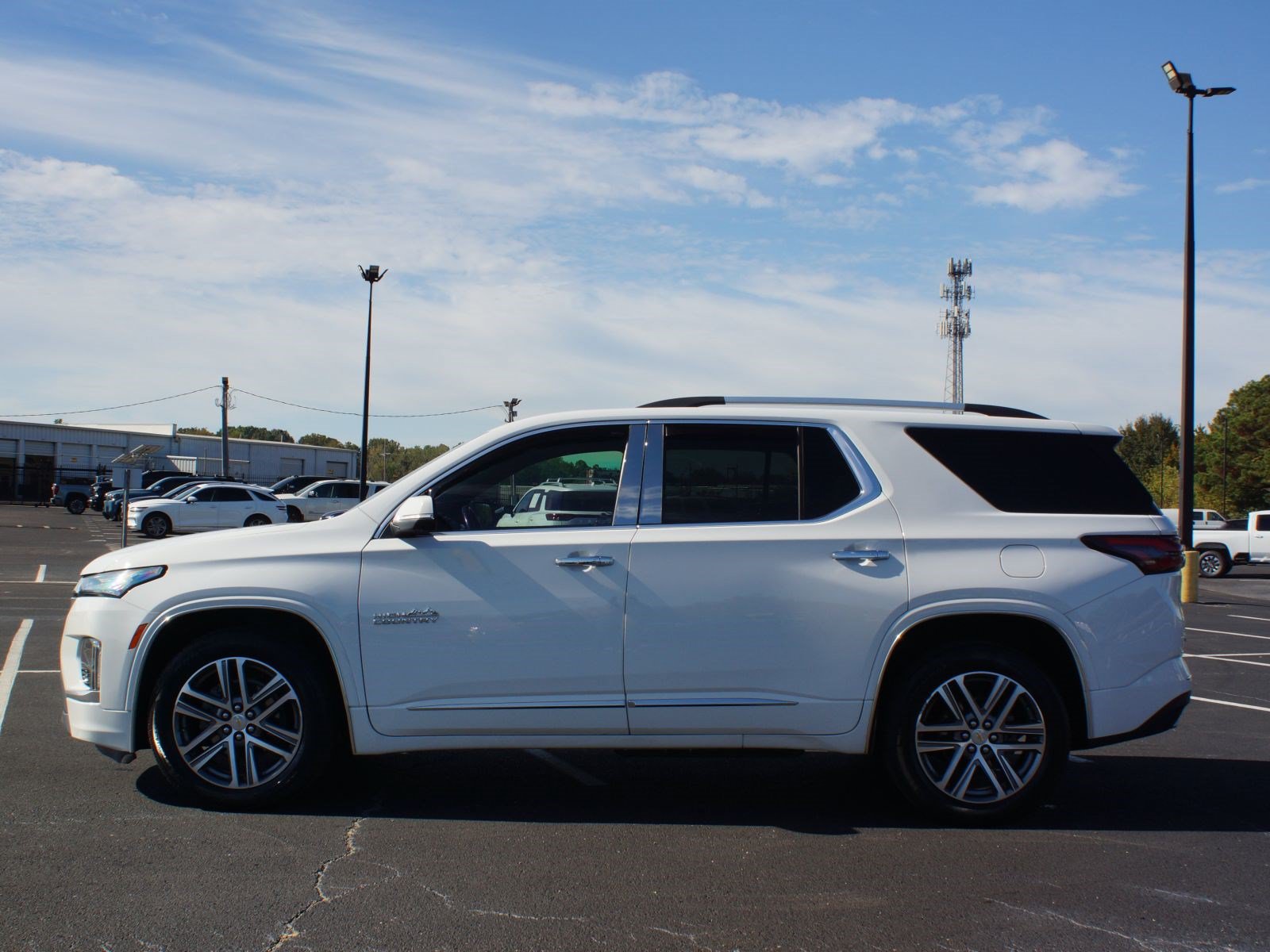 Used 2022 Chevrolet Traverse High Country FWD image 3