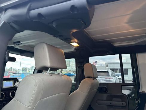 Used 2008 Jeep Wrangler Unlimited Sahara image 14