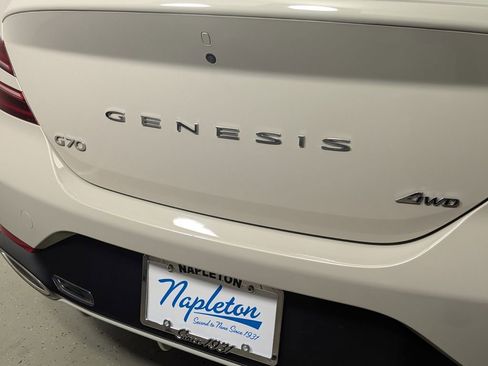 Used 2025 Genesis G70 2.5T AWD/4WD image 9