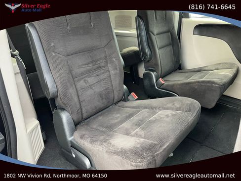 Used 2014 Dodge Grand Caravan SXT w/ Rear Park Assist Package image 10
