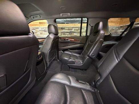 Used 2019 Cadillac Escalade ESV 4WD image 27