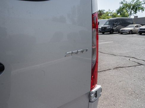 Used 2024 Mercedes-Benz Sprinter 2500 image 7
