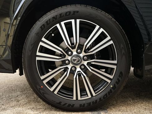 Used 2026 Lexus LX 700h Luxury AWD/4WD image 39