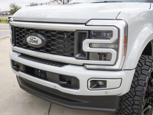 Used 2025 Ford F450 Platinum w/ Platinum Plus Package image 31