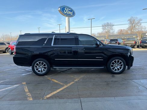 Used 2020 GMC Yukon XL Denali image 6