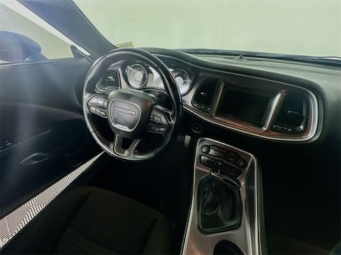 Used 2021 Dodge Challenger SXT image 9