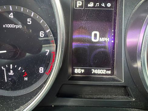 Used 2017 Hyundai Santa Fe Sport 2.0T FWD image 4