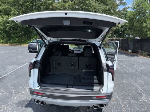 Used 2026 Chevrolet Traverse LT w/ Driver Confidence Package FWD image 35