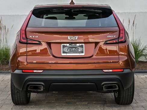 Used 2019 Cadillac XT4 Luxury w/ Cold Weather Package FWD image 12