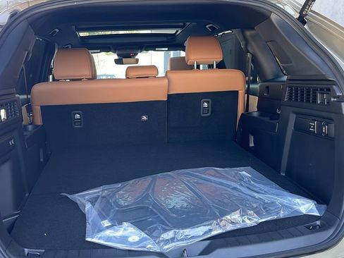 New 2025 MAZDA CX-70 3.3 Turbo S w/ Premium Plus image 31