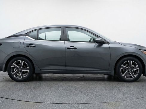 Used 2025 Nissan Sentra SV FWD image 11