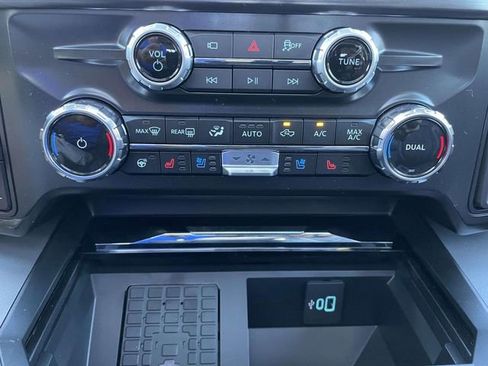New 2026 Ford F250 Lariat w/ Black Appearance Package AWD/4WD image 22