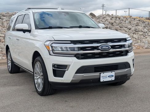 Certified 2024 Ford Expedition Limited image 2
