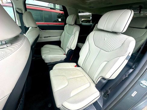Used 2025 Hyundai Palisade Calligraphy image 15