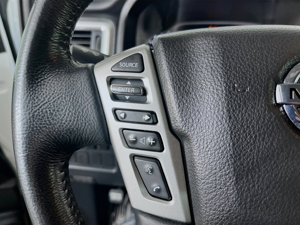 Used 2021 Nissan Titan SV w/ SV Convenience Package AWD/4WD image 14